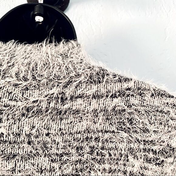 Express Mock Neck Fuzzy Cropped Sweater Size XS - Picture 8 of 11